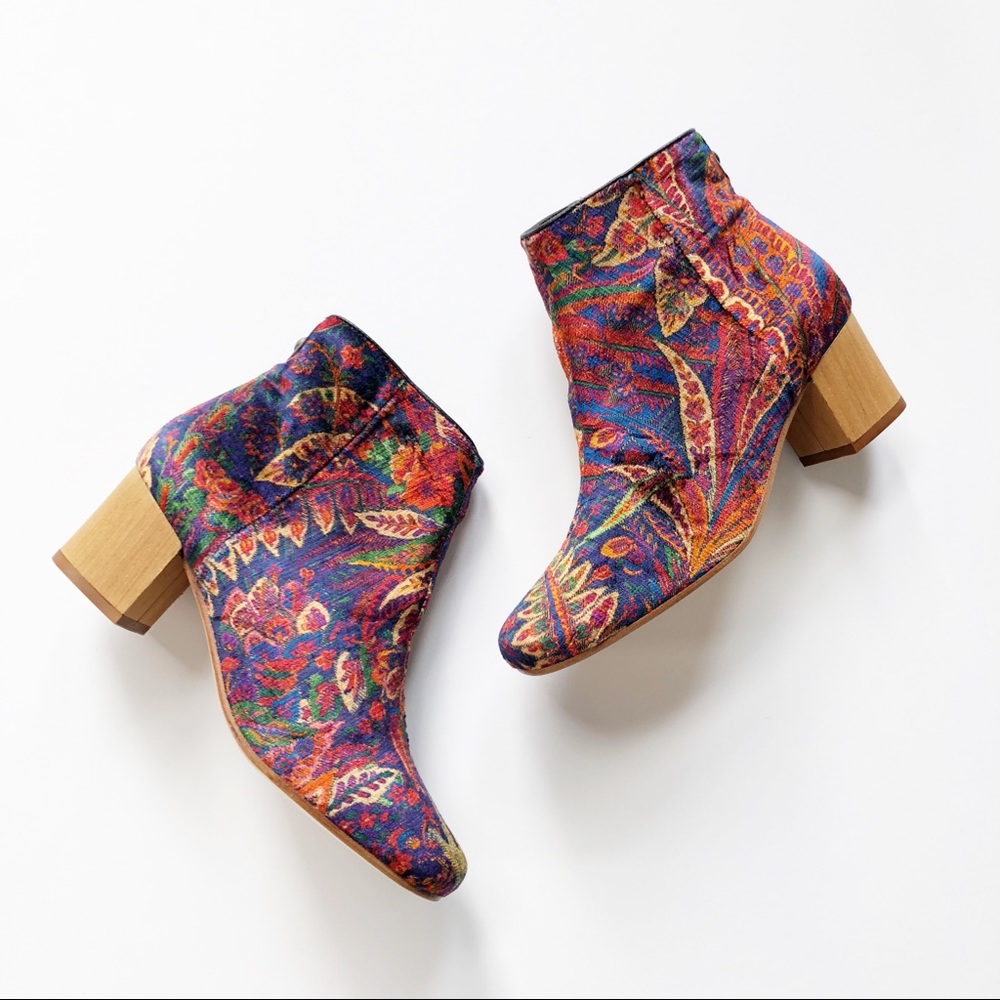 NWOB H by Hudson Garnett Velvet Ankle Booties